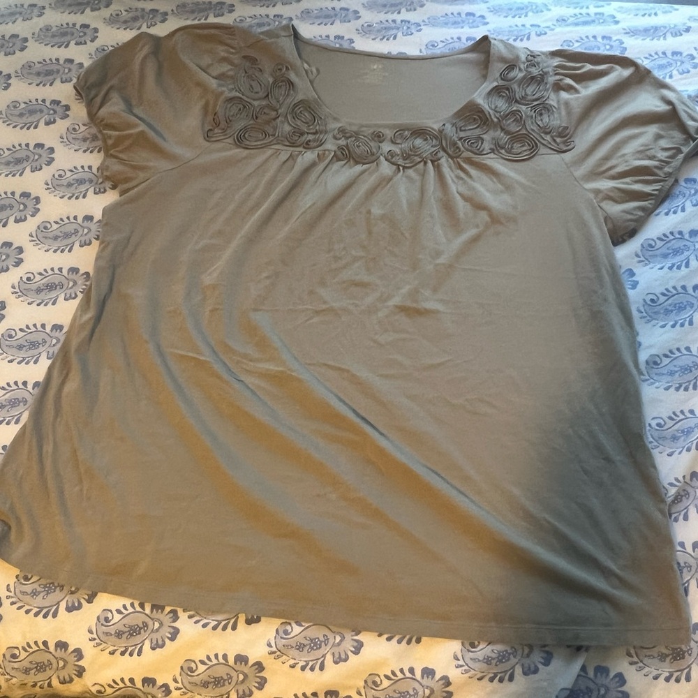 Covington light Gray Cotton with Rosette’s